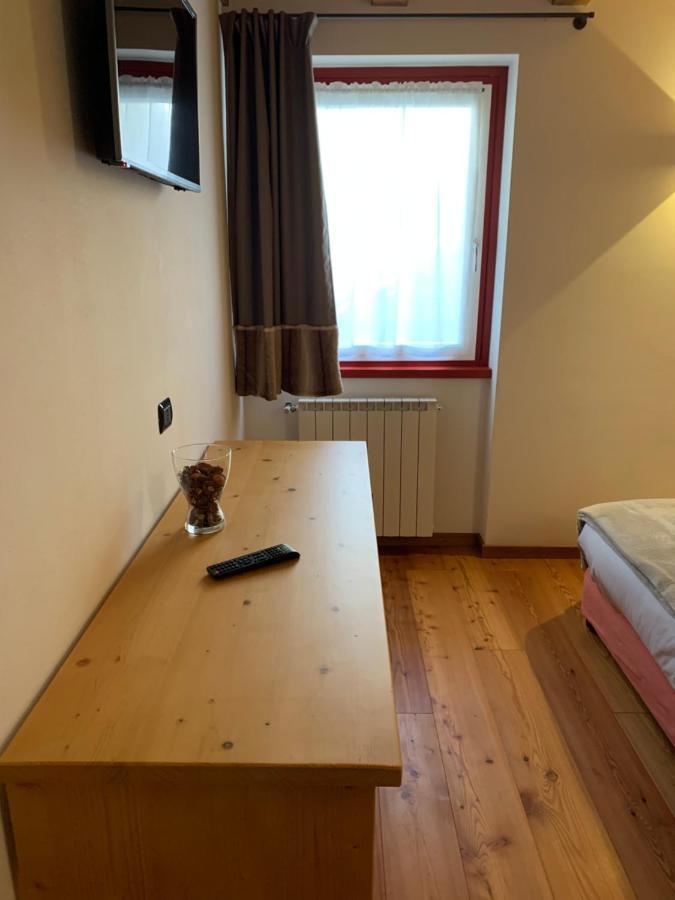 Alpin Moon Apartman Temù Kültér fotó